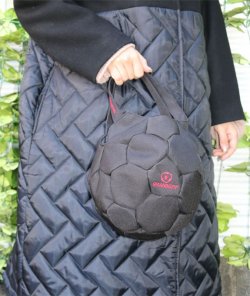 画像5: GRANDE.F.Pサッカーボール型トートバッグ ブラックxレッド刺繍