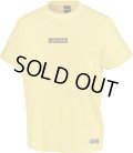 グランデ・エフ・ピー.grandefp.ワンポイントボックスロゴTシャツ　イエローｘブラック