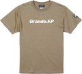 【BIGサイズ対応商品】 Grande.F.Pスタンダード.ロゴプリント半袖Tシャツ　サンドカーキｘホワイト