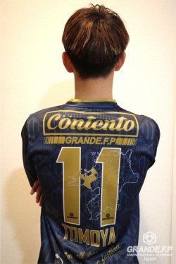 画像3: 【完全予約販売：2026年3月下旬発売〜お届け商品】 【ジュニア〜BIGサイズ対応商品】 2026バージョン.見木友哉ｘGRANDE.F.Pコラボ.TOMOYA・NO.11昇華転写サポートプラシャツ.長袖　ネイビーｘゴールド