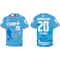 【完全予約販売：2026年4月中旬〜下旬.発売〜お届け商品.お届け指定日.不可】【ジュニア〜BIGサイズ対応商品】サガン鳥栖.豊田歩ｘGRANDE.F.Pコラボ.AYUMU・NO.20.昇華転写サポートTシャツ.半袖　アクアブルー
