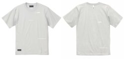 画像1: 【BIGサイズ対応商品】 ■GRANDE.F.P スキャッタードロゴプリント半袖Tシャツ　フロストブルー（スカイグレー）ｘホワイト