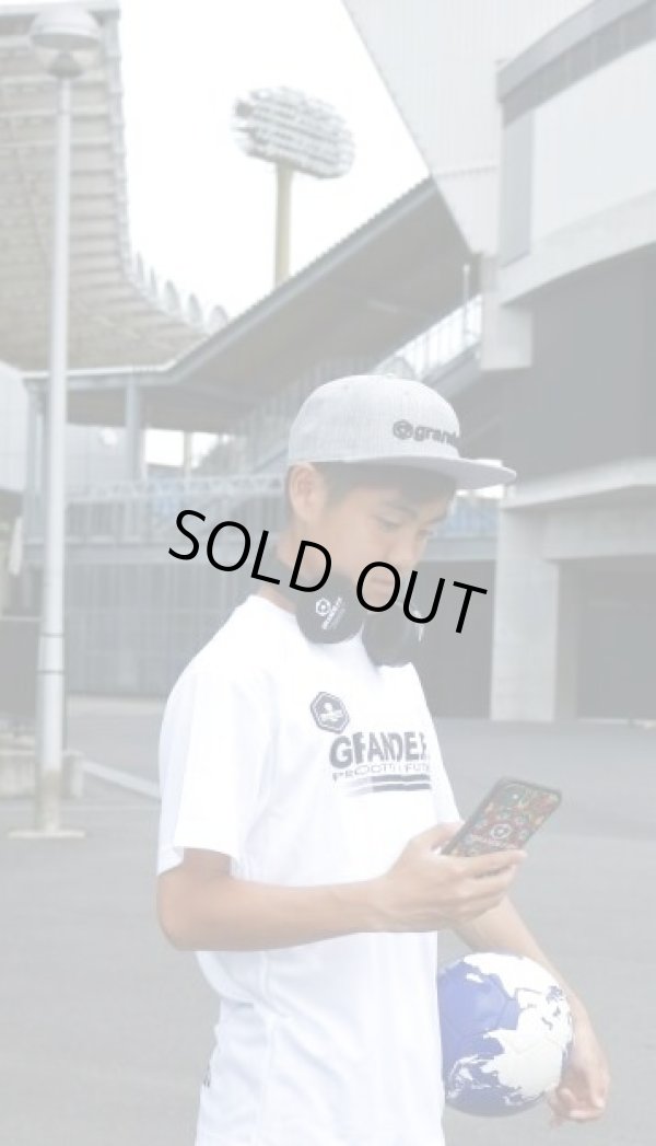 画像5: グランデ.エフ.ピーカレイドスコープ柄耐衝撃吸収型iphone11/XR対応グリップケース　マルチカラー