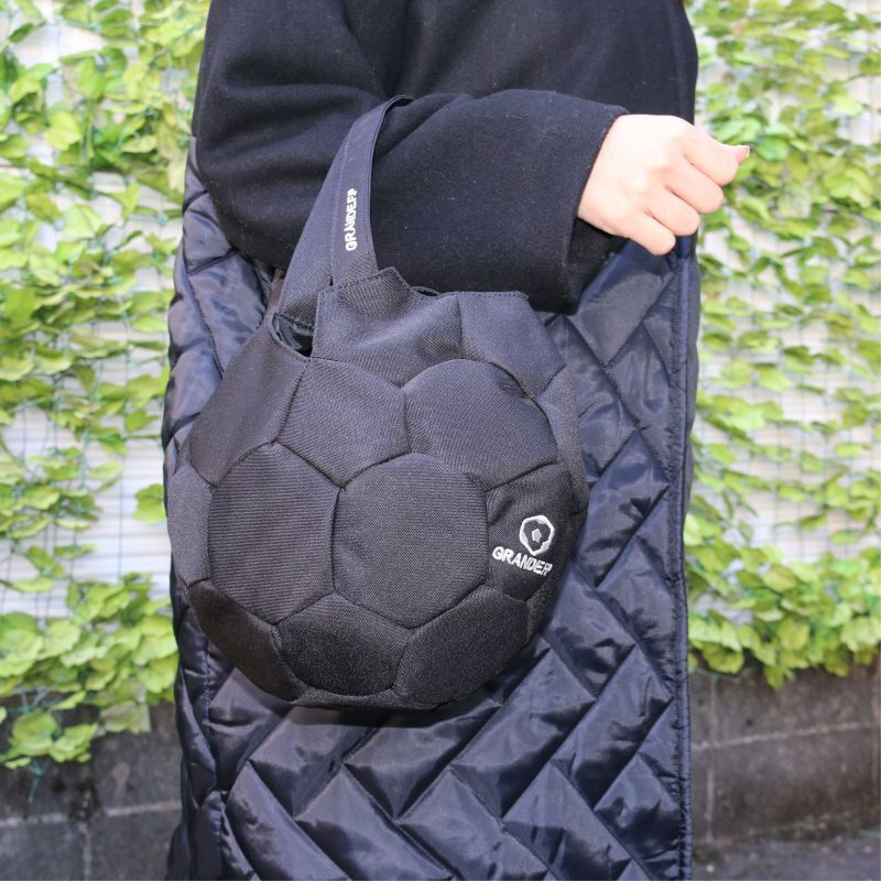 GRANDE.F.Pサッカーボール型トートバッグ ブラックxシルバー(銀